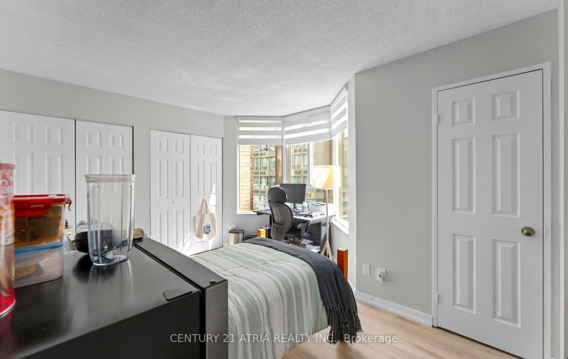55 Centre Avenue Unit 1402 photo 21