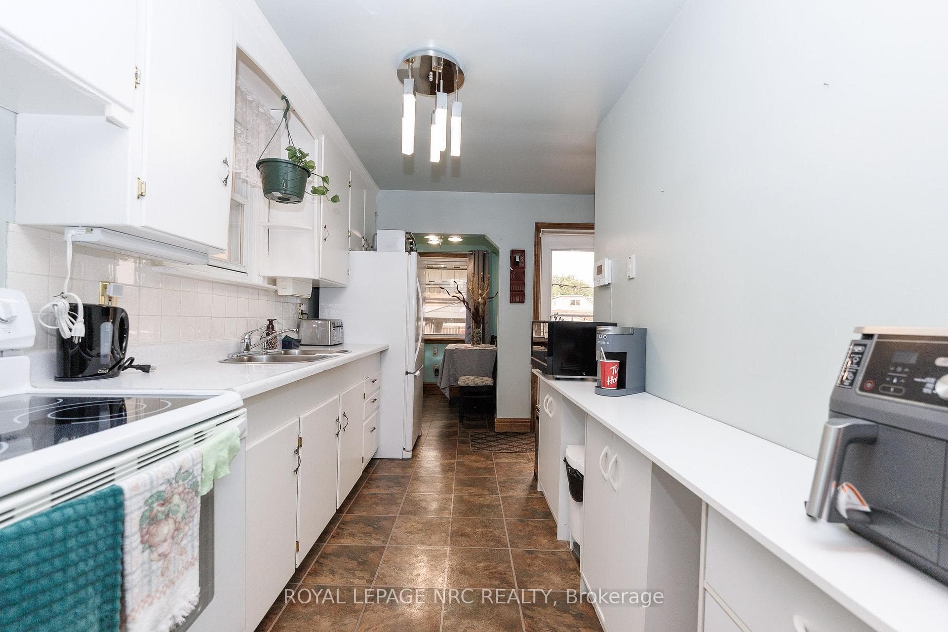 237 PALING Avenue photo 18