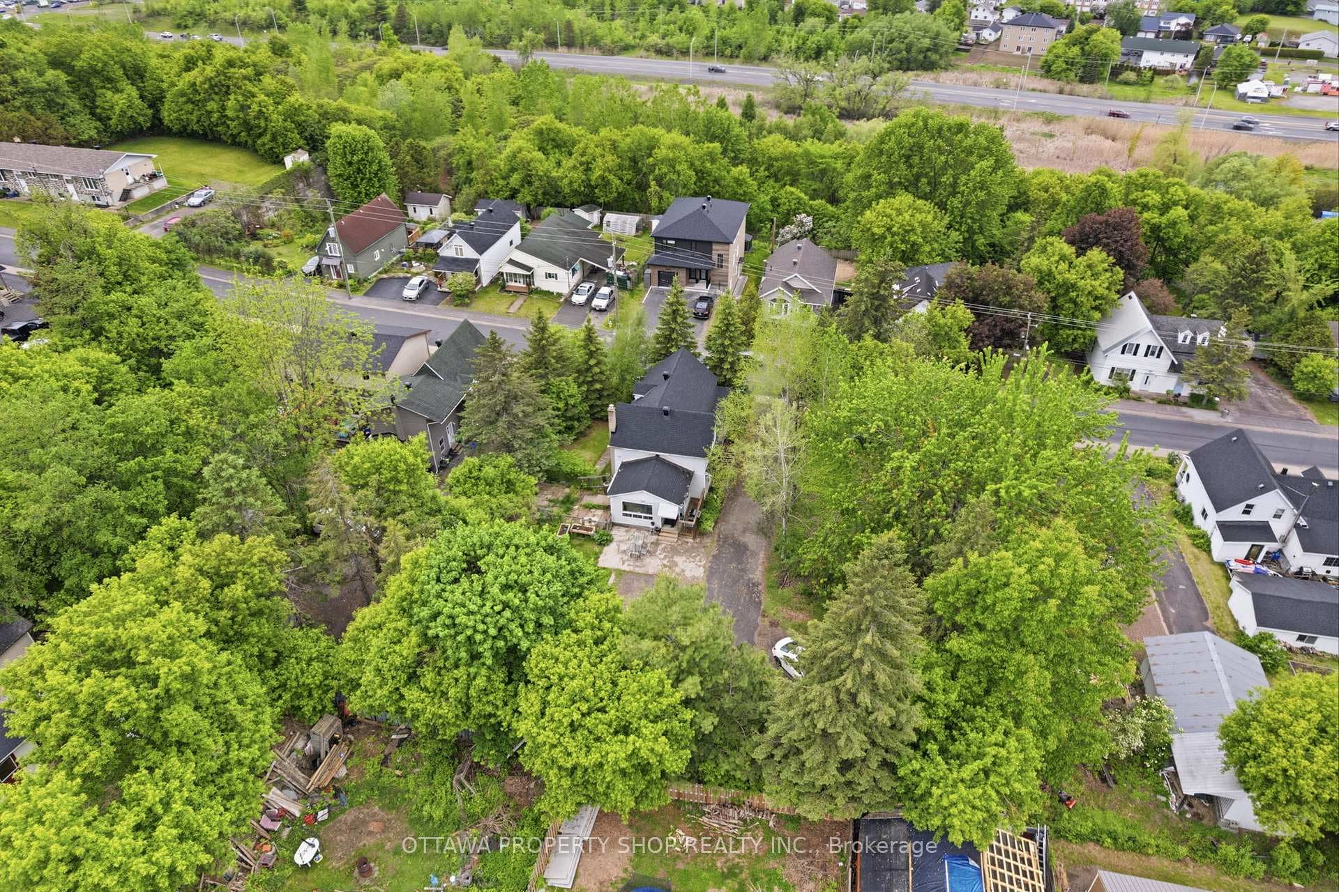 2025 Albert Street photo 7