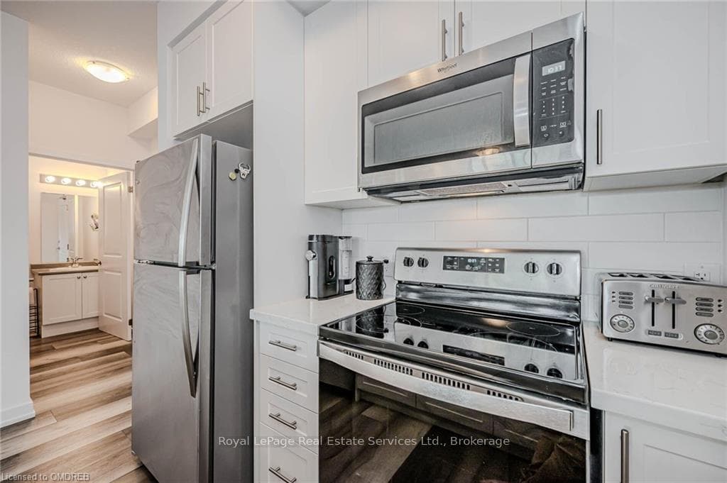 460 DUNDAS Street Unit 218 photo 7