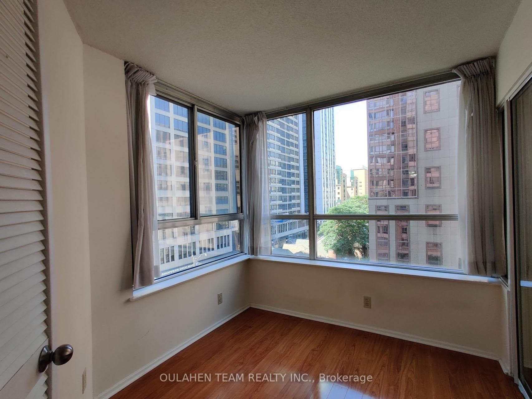 711 Bay Street Unit 717 photo 6