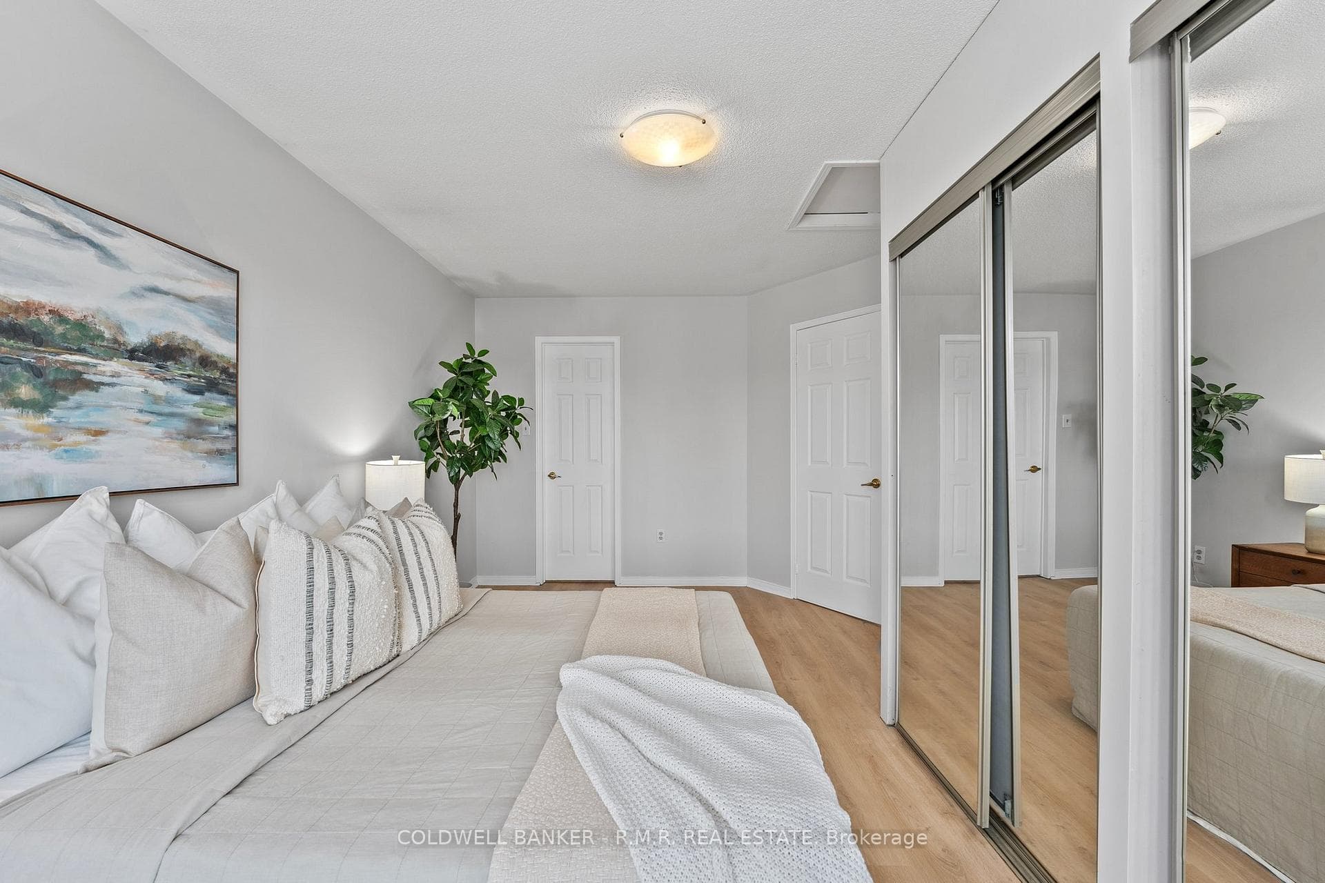 122 Freeland Avenue photo 16