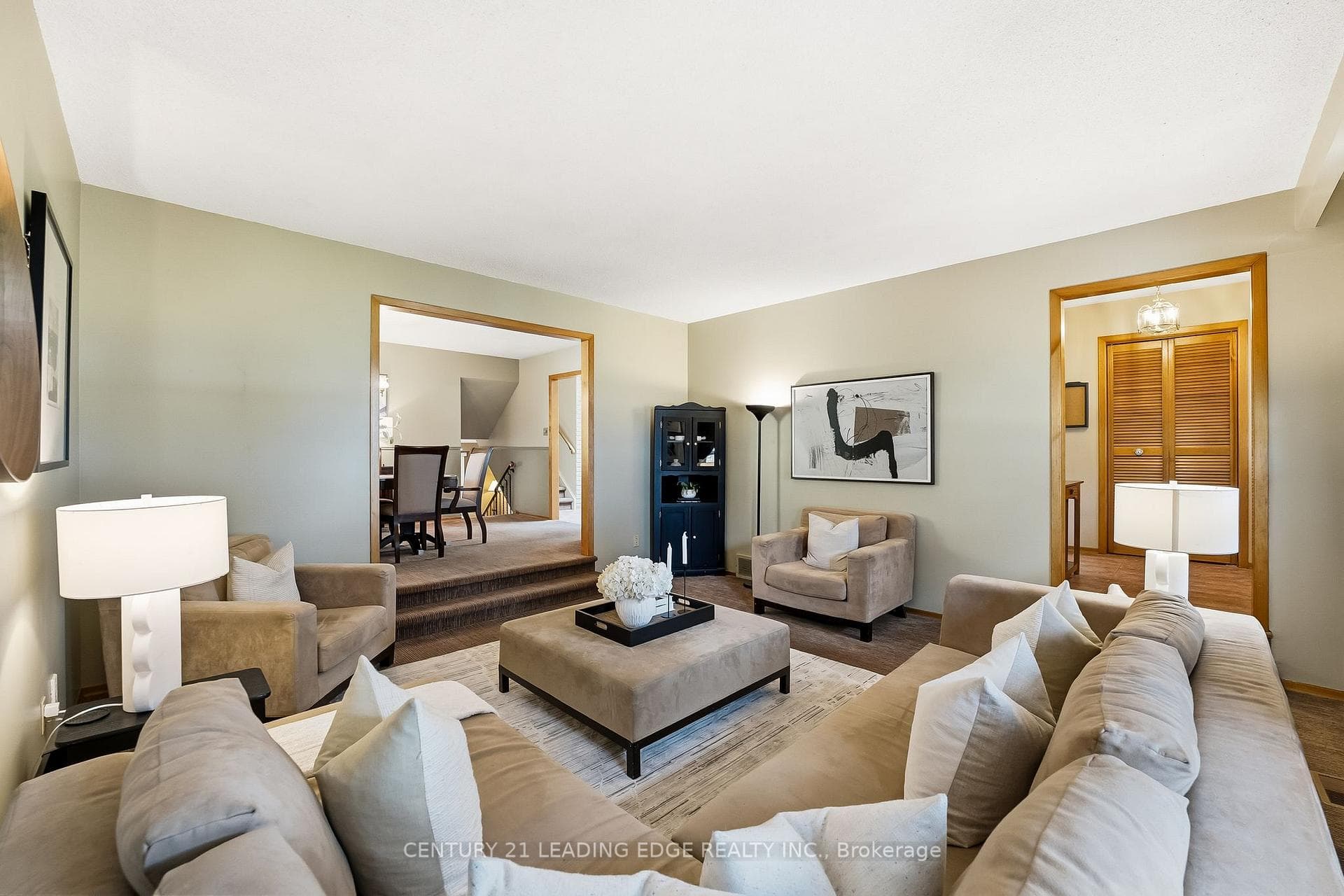 63 Lakeridge Road photo 15