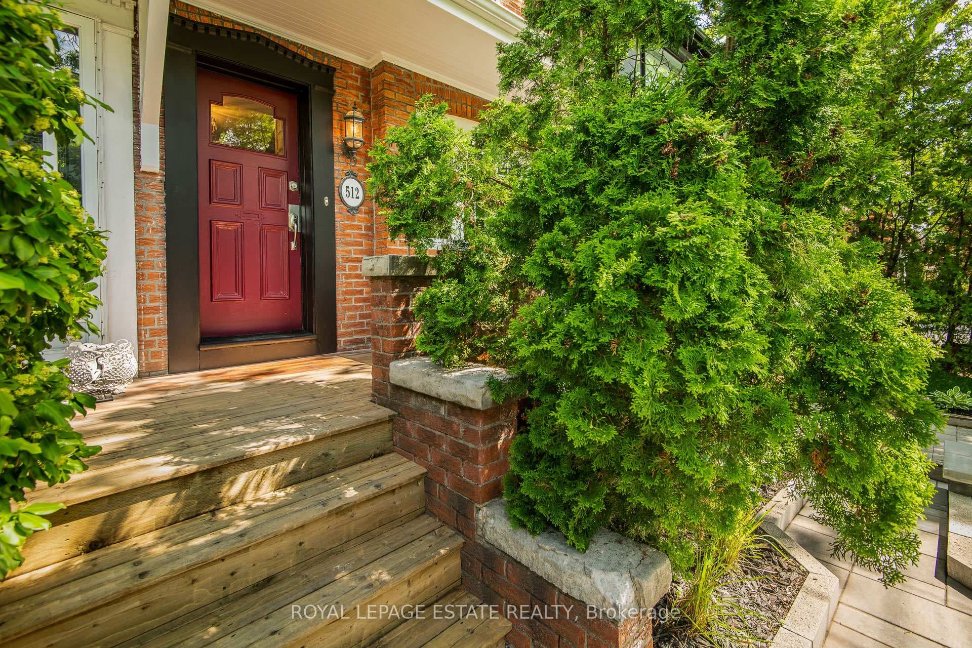 512 Soudan Avenue photo 5