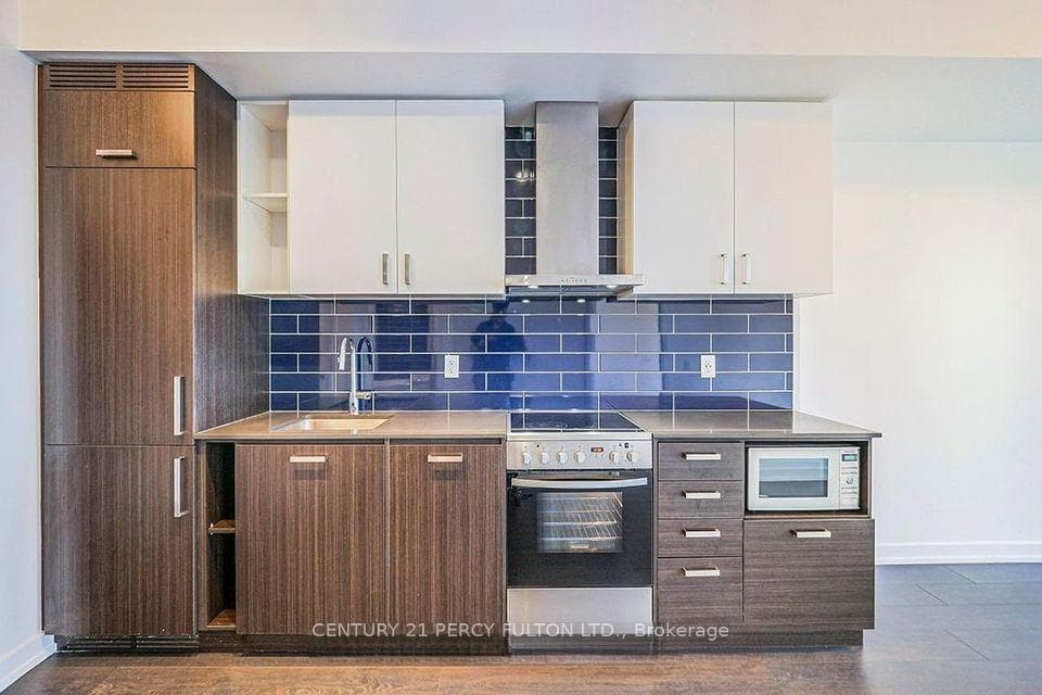 125 Redpath Avenue Unit 908 photo 9