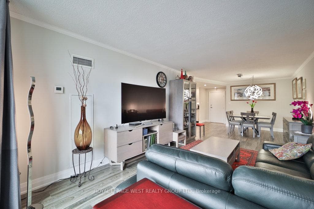 299 Mill Road Unit 1102 photo 4
