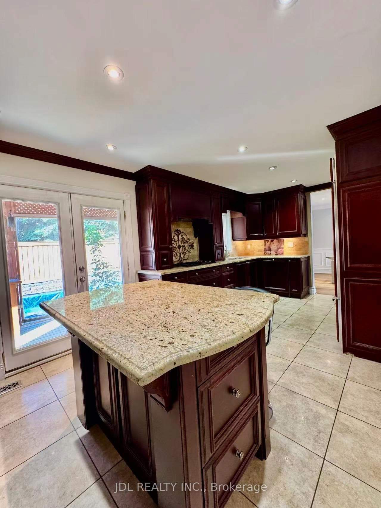 18 Findhorn Crescent photo 6