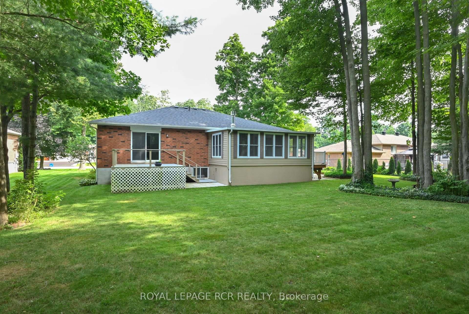 64 Moore Avenue photo 29