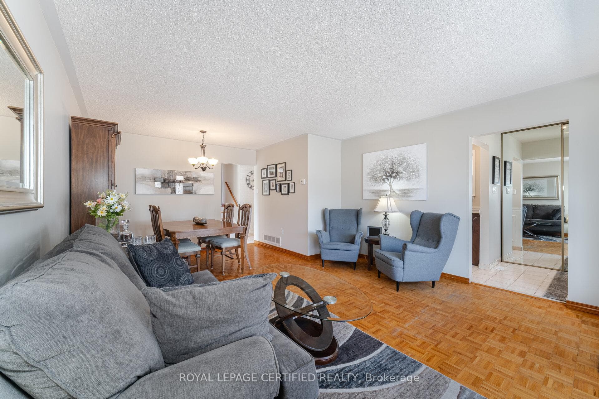 12 Grovetree Place photo 17