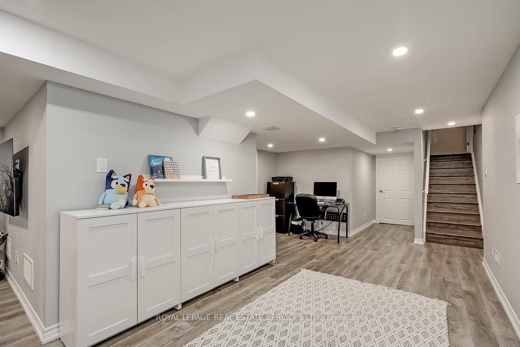 2401 Old Brompton Way photo 32