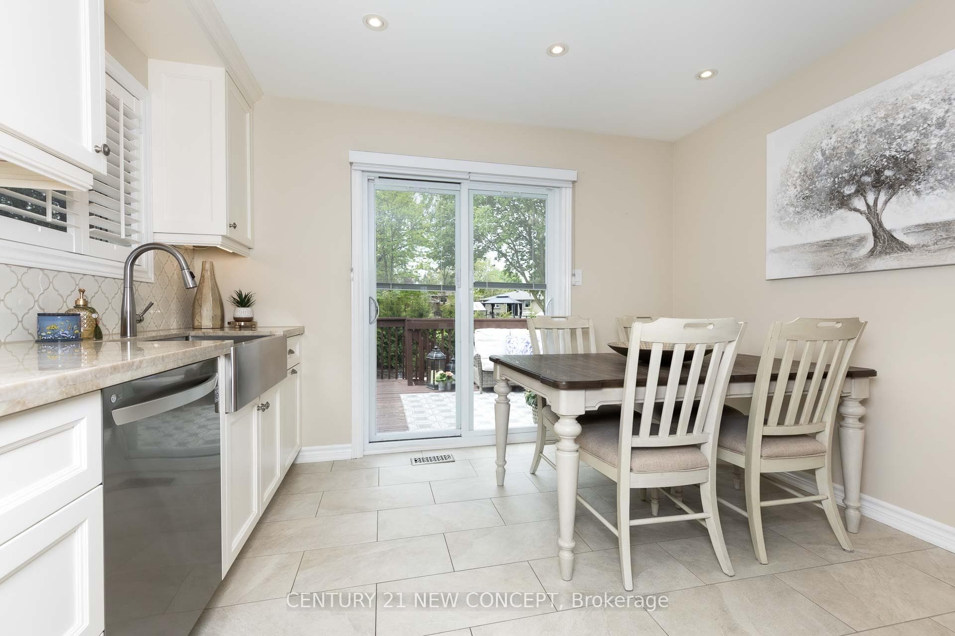 32 Strawberry Hill Court photo 21