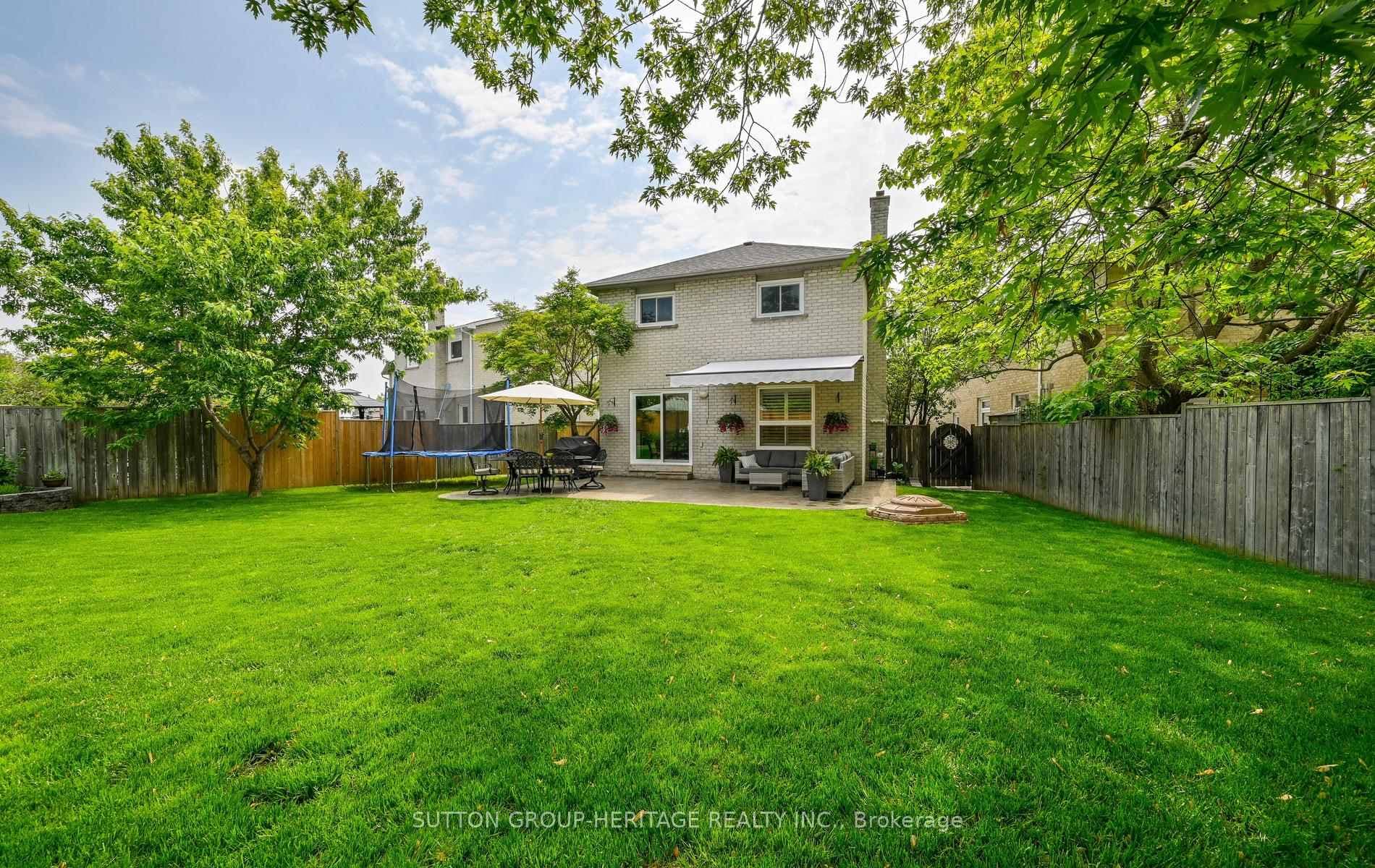 680 Eramosa Crescent photo 36