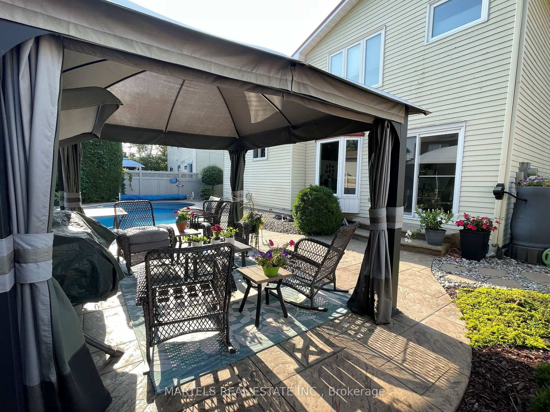 1149 Beaujolais Crescent photo 25