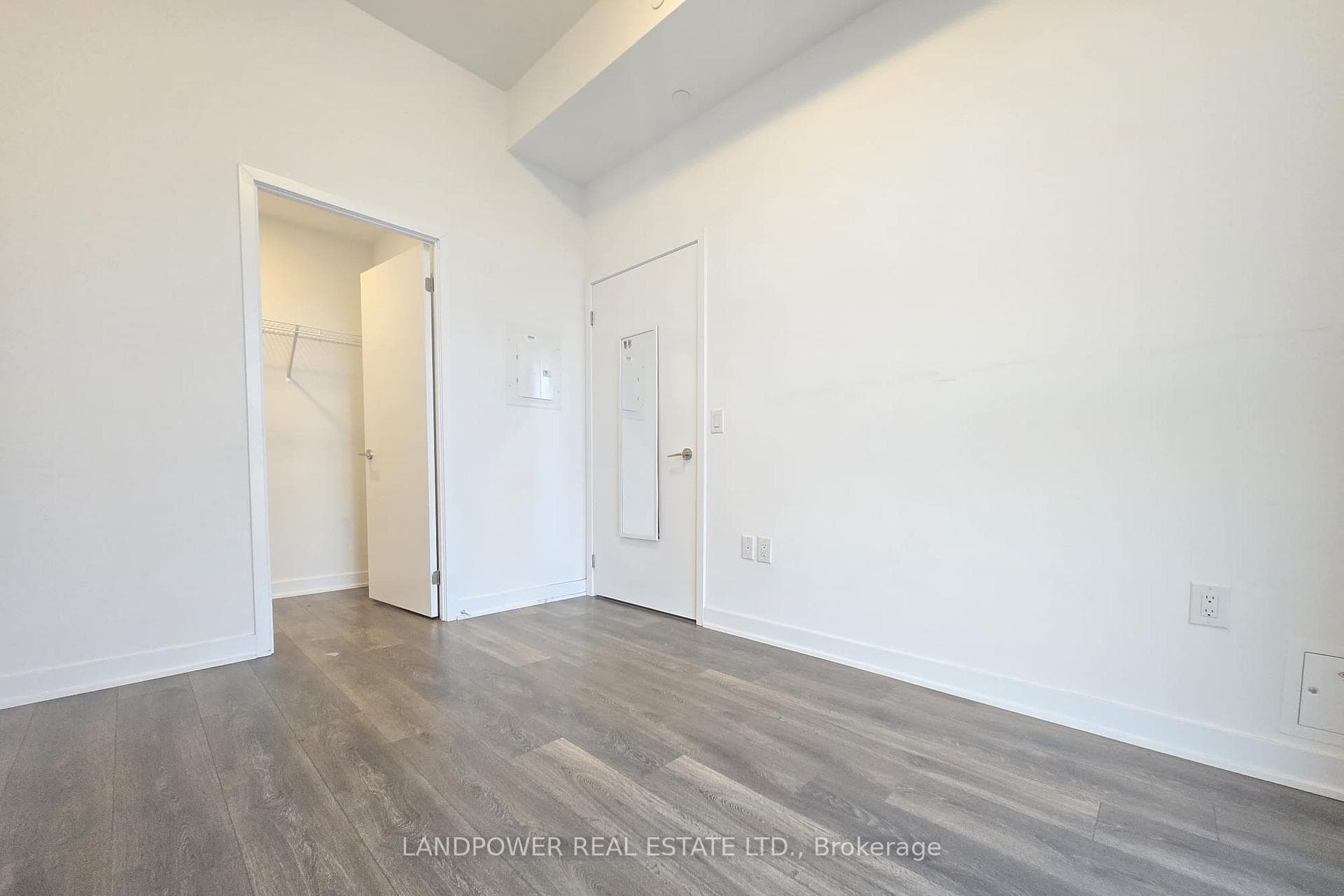 60 Honeycrisp Crescent Unit 1010 photo 10