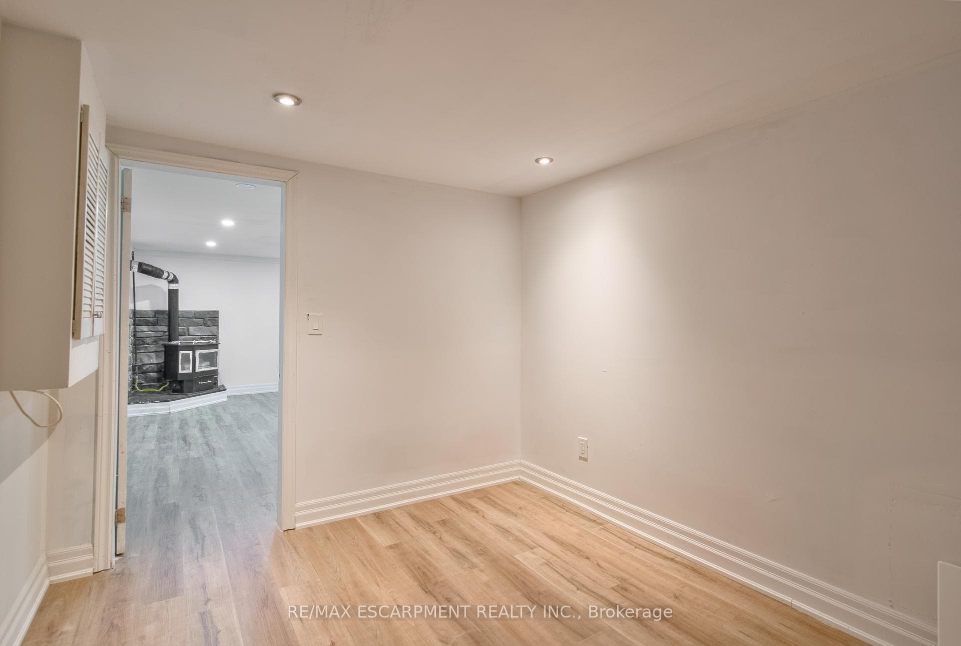22 Drakes Drive photo 29