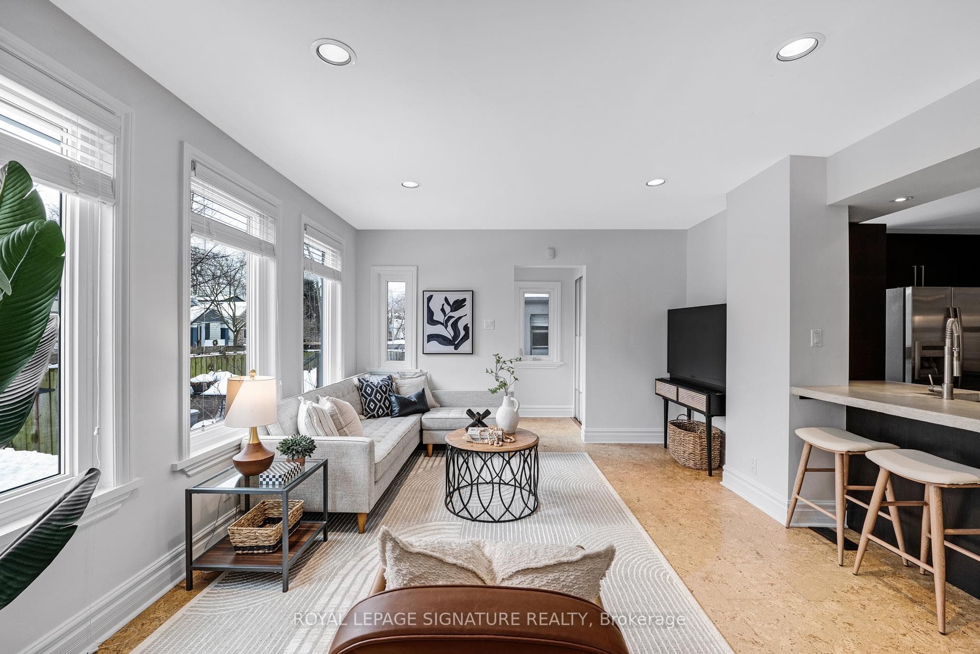 38 Bastedo Avenue photo 12
