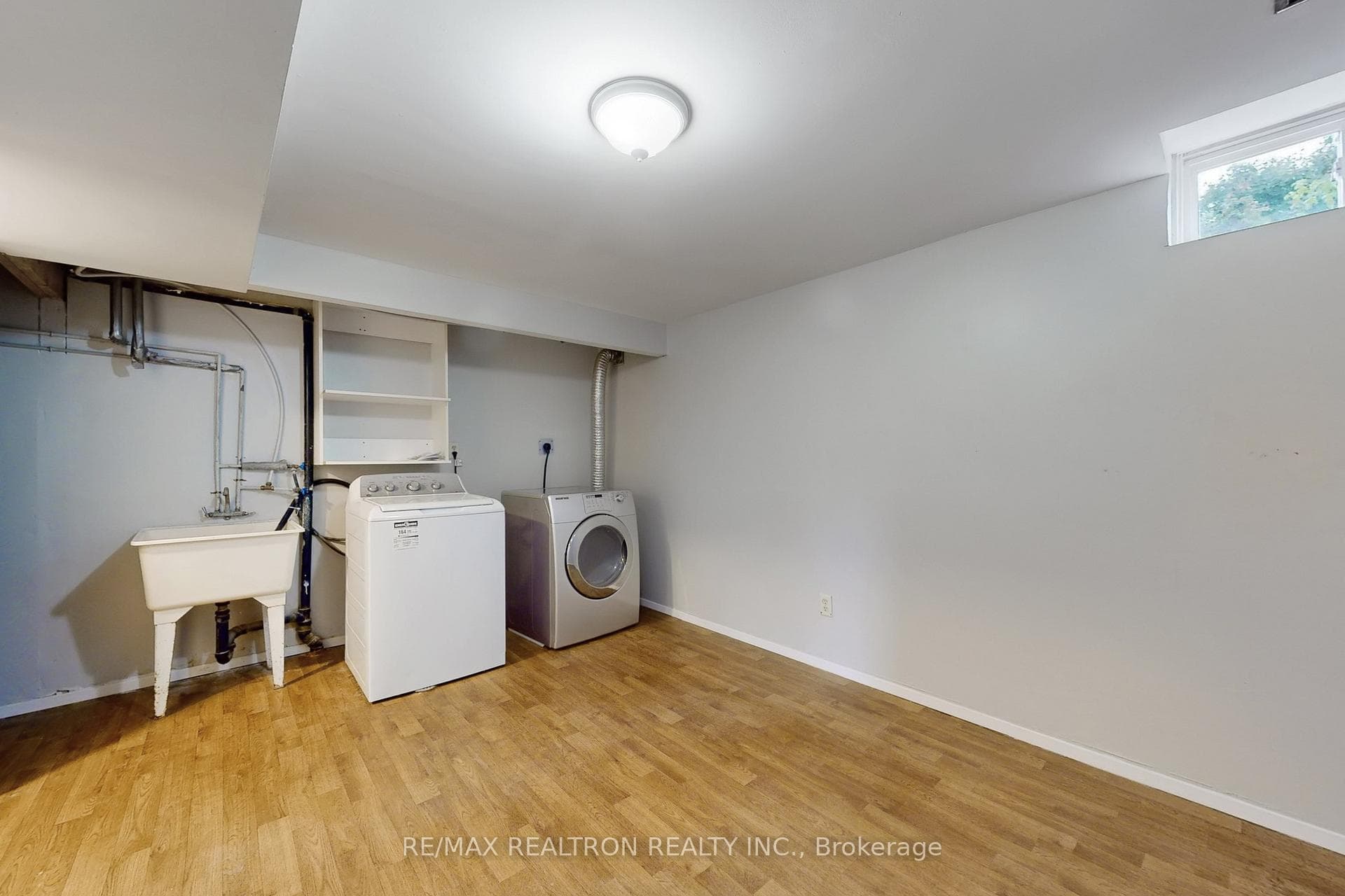 1133 Ritson Road Unit 3 photo 28