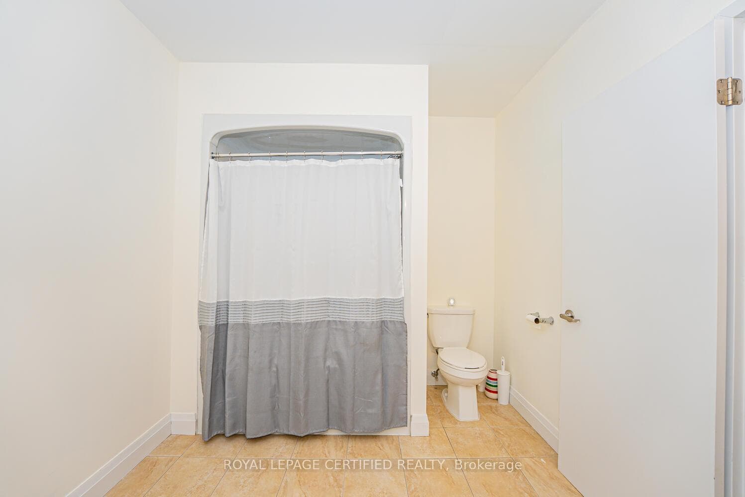 26 Wellington Street Unit 205 photo 34