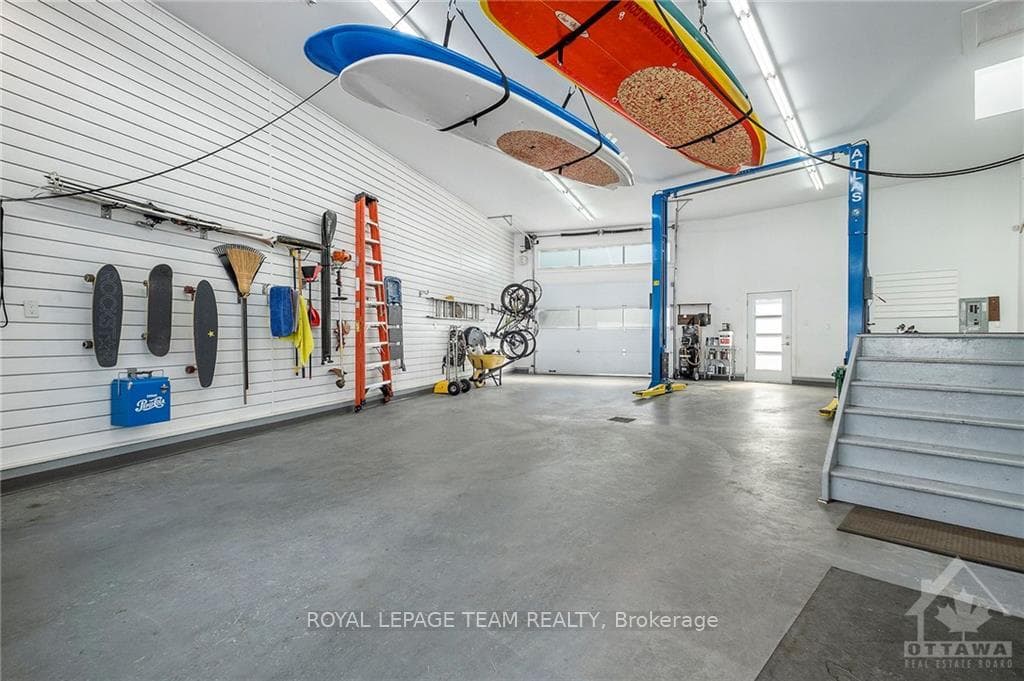 1352 VANCOUVER Avenue photo 21