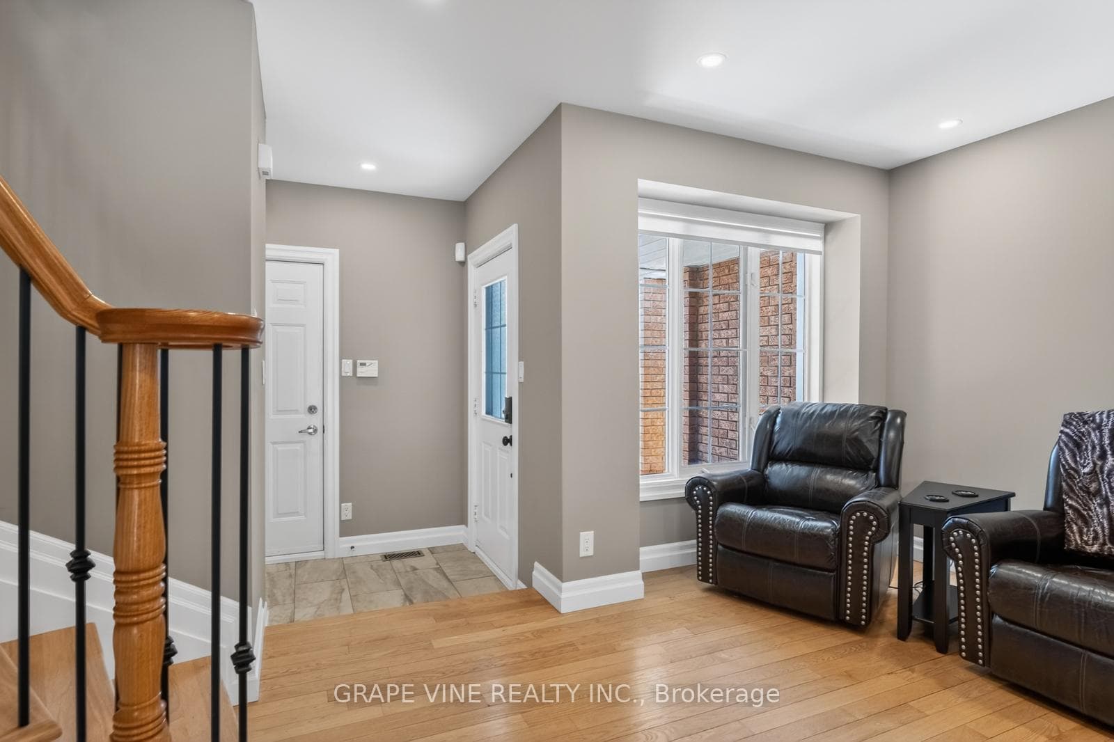 142 College Circle photo 4