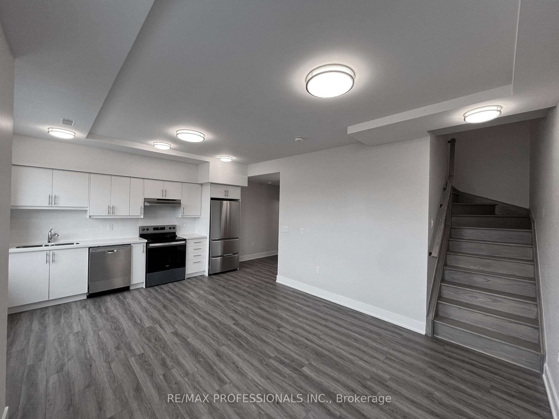 62 Dixfield Drive Unit 116 photo 8