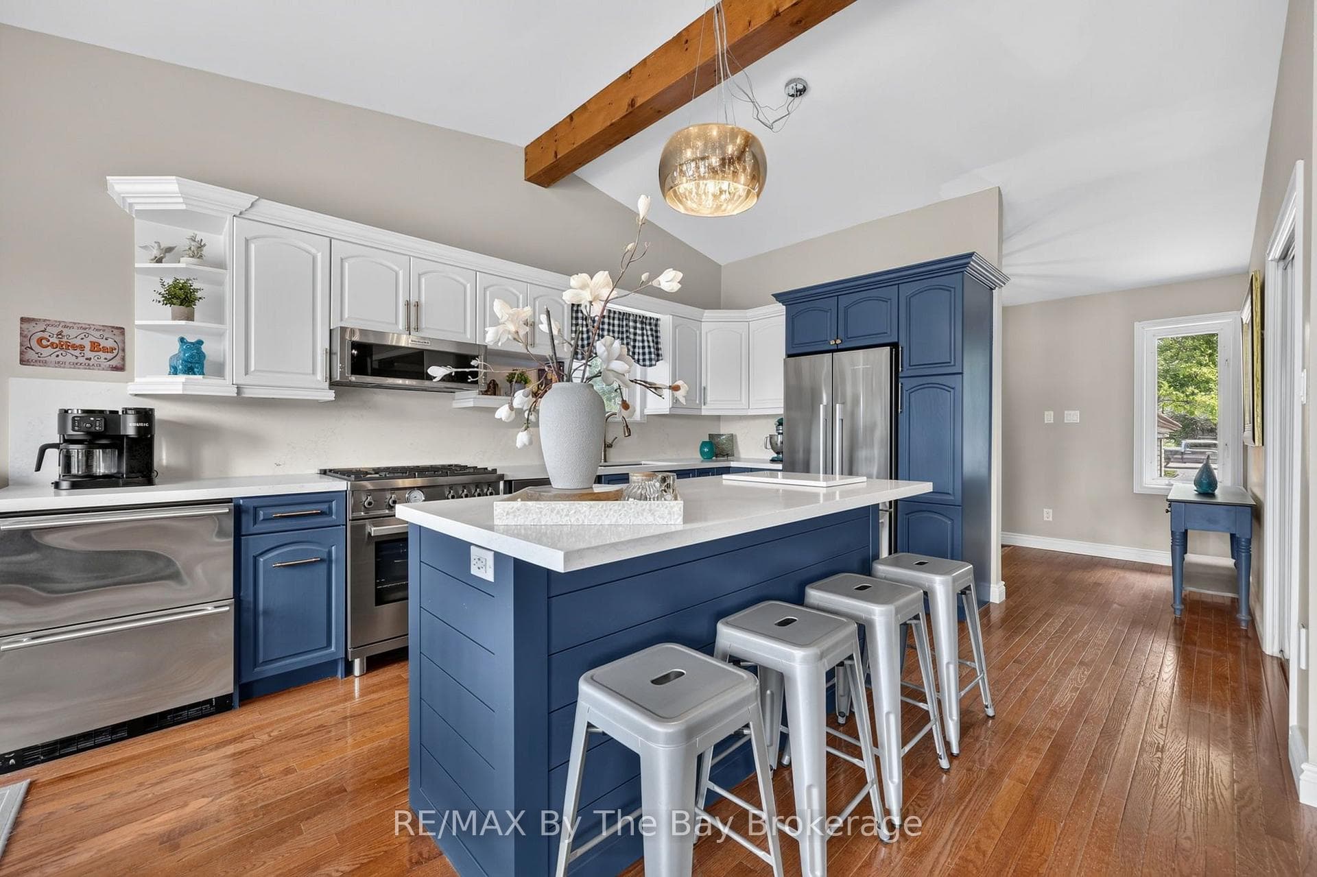 1434 RIVER Road photo 7