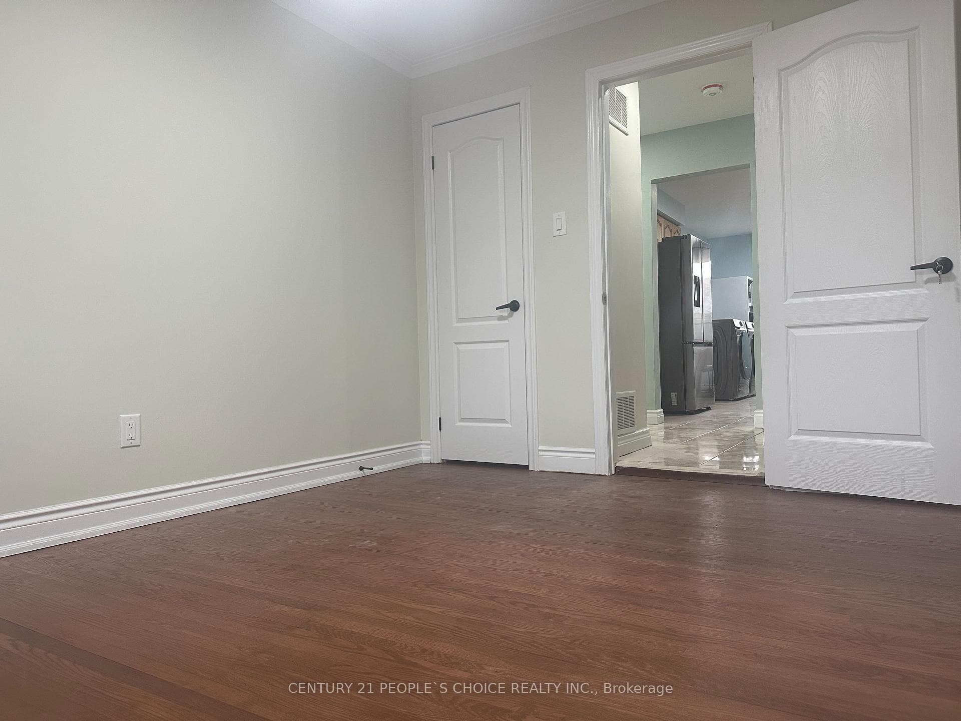7490 Middleshire Drive photo 21