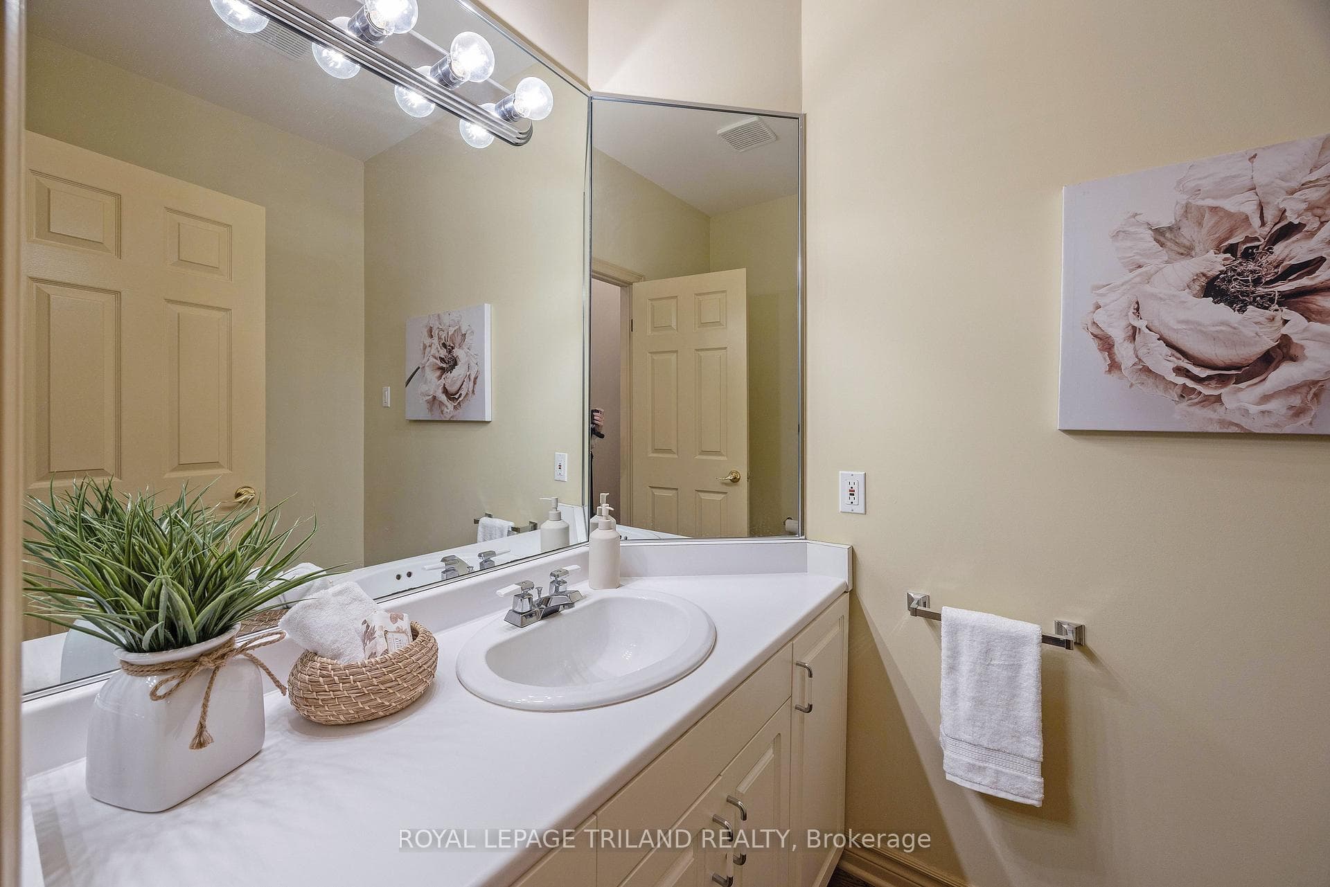 90 LONGVIEW Court photo 24
