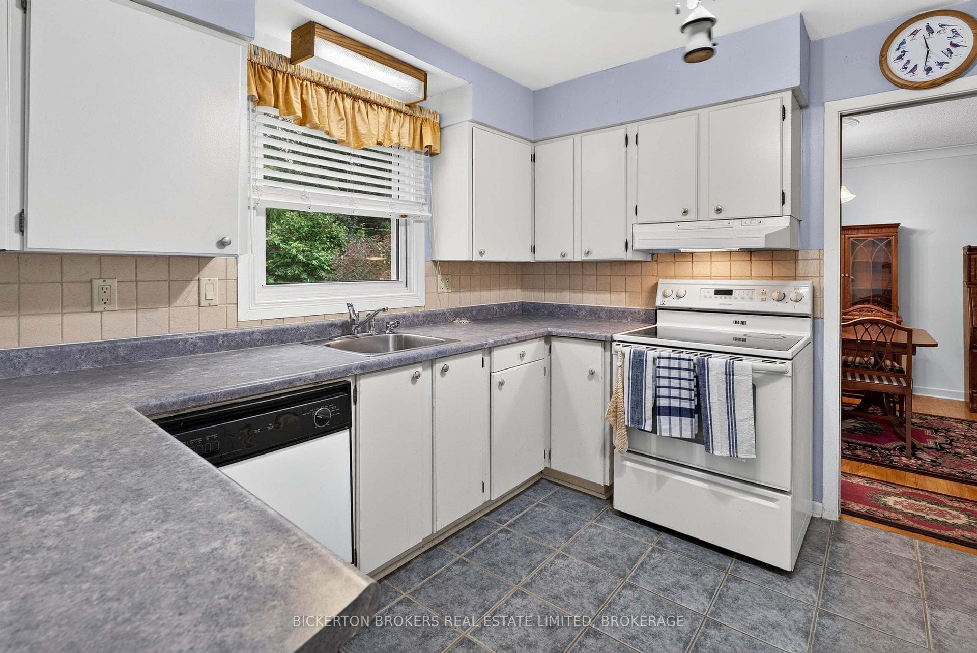 160 Elmwood Drive photo 31