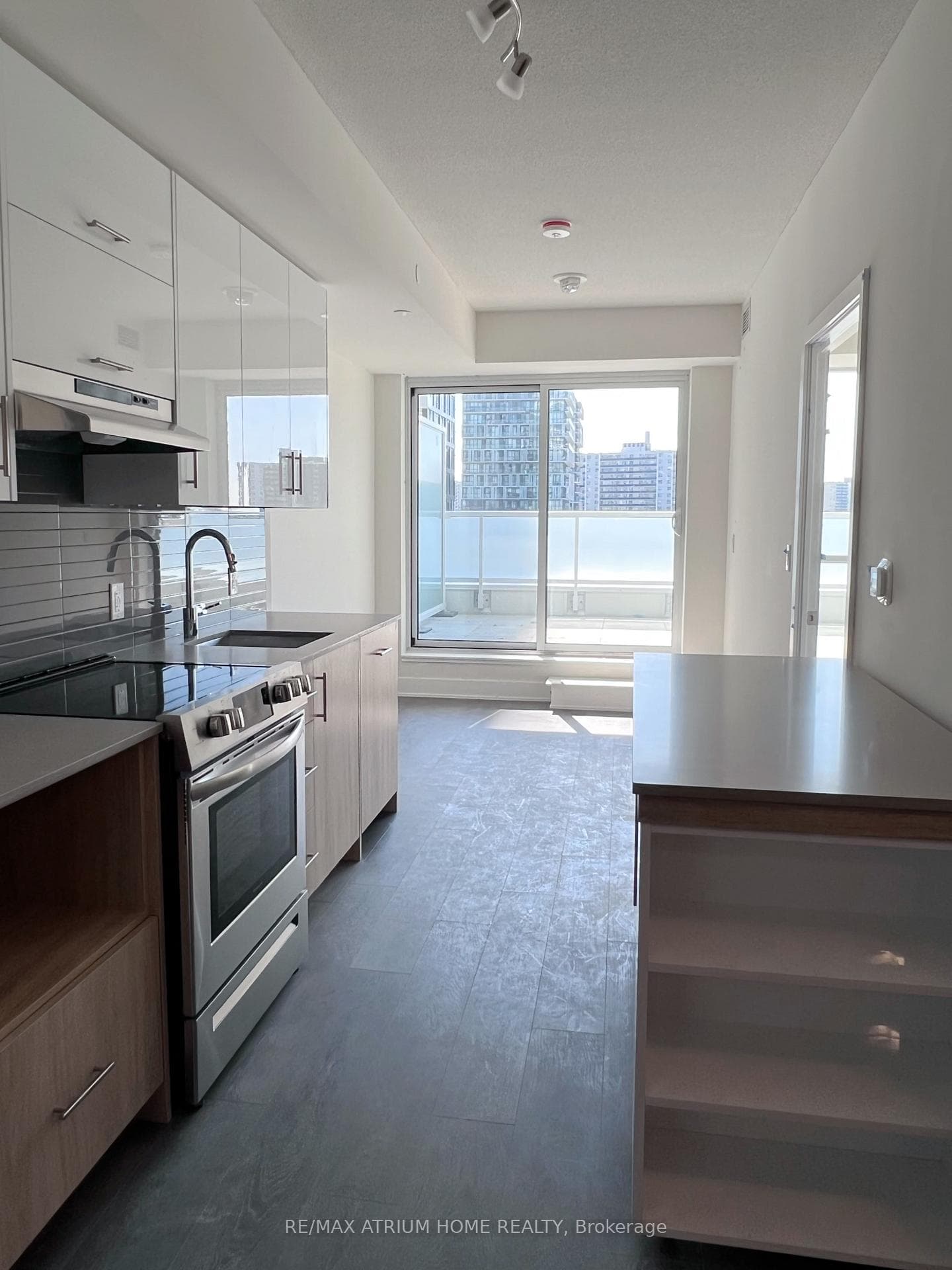 188 Fairview Mall Drive Unit 607 photo 8