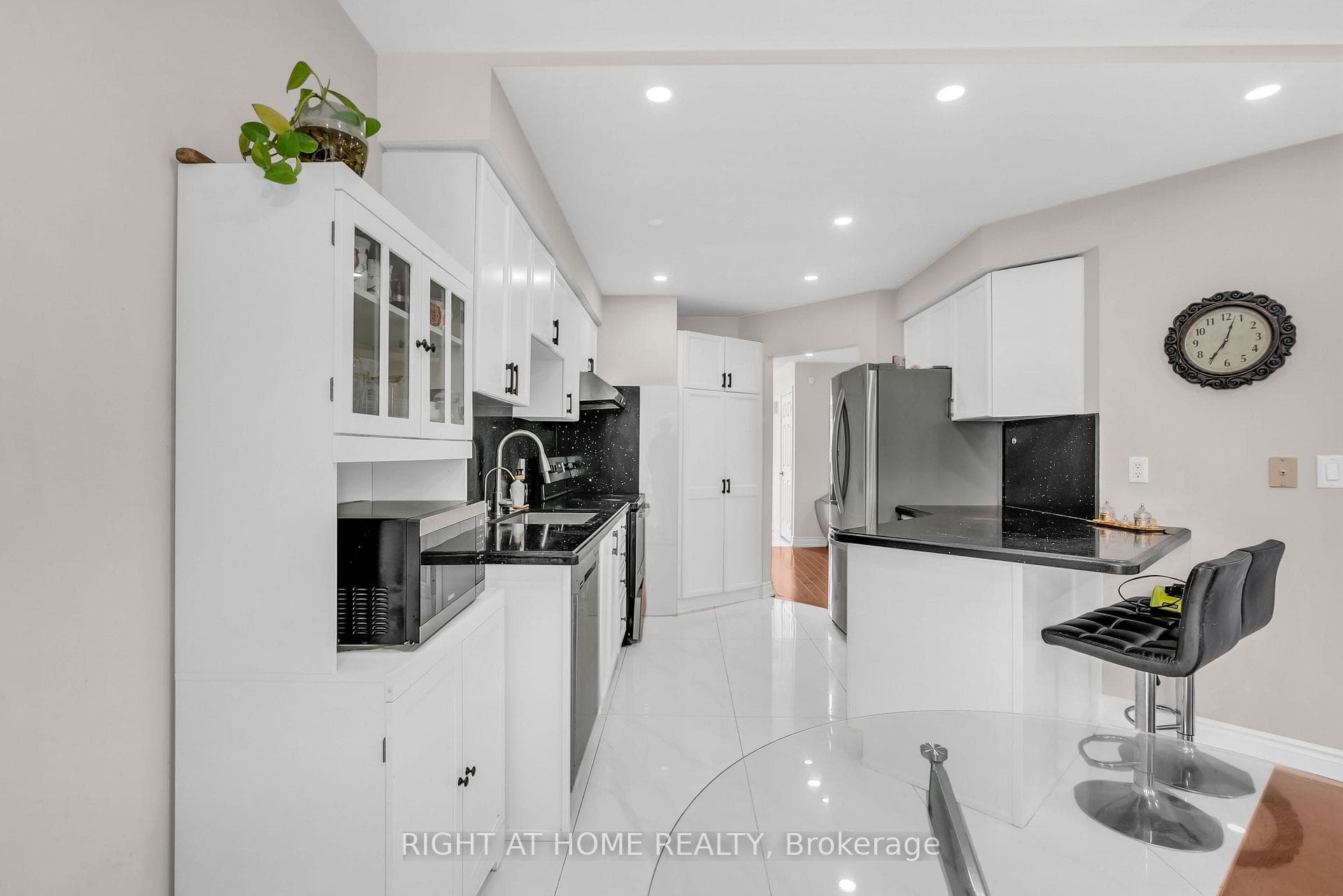 847 Stonebridge Avenue photo 20