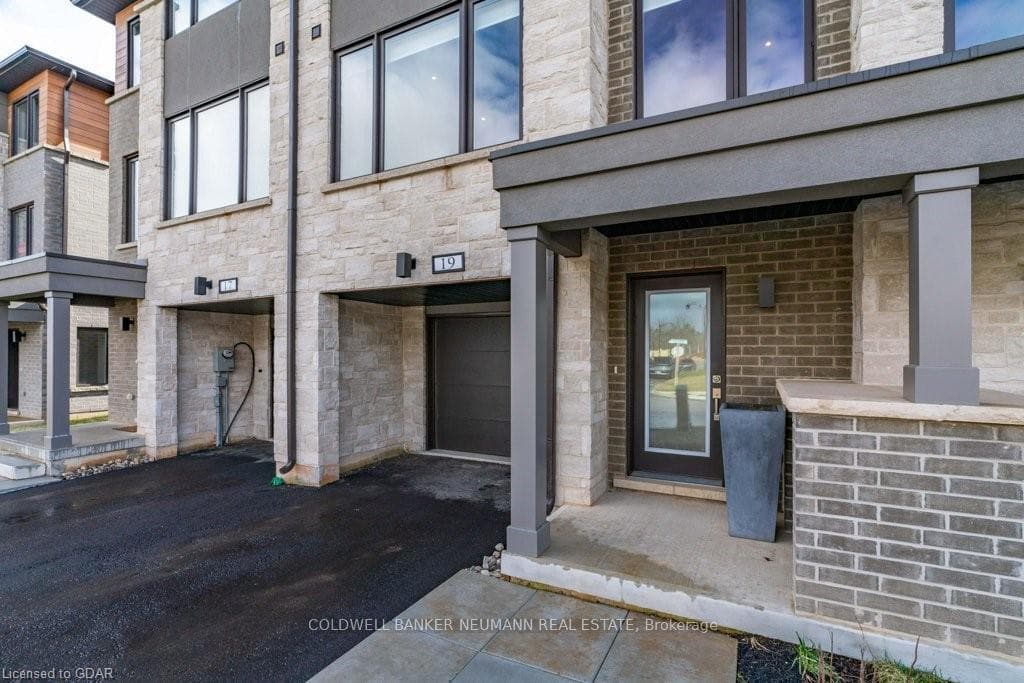 19 Briar Court photo 3