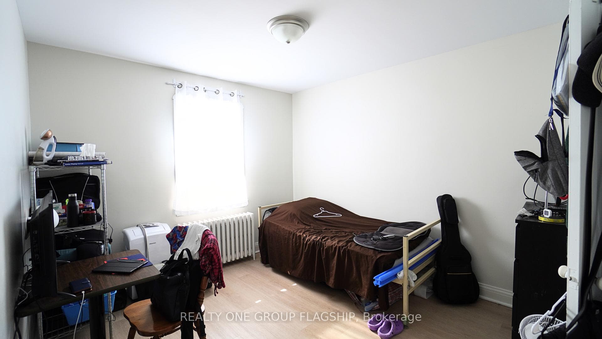 2336 Dufferin Street photo 9