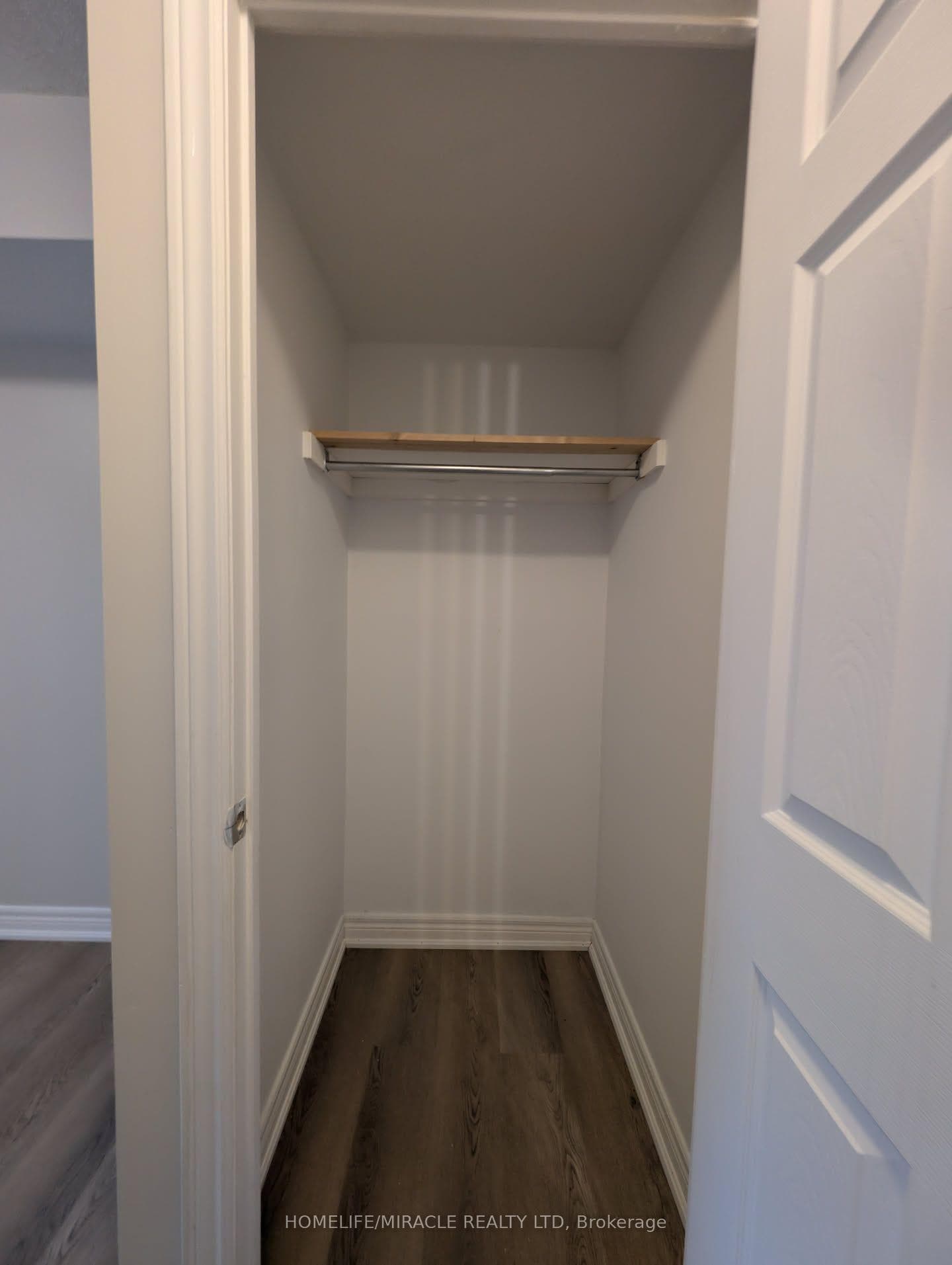 225 Wellesley Street Unit 607 photo 18