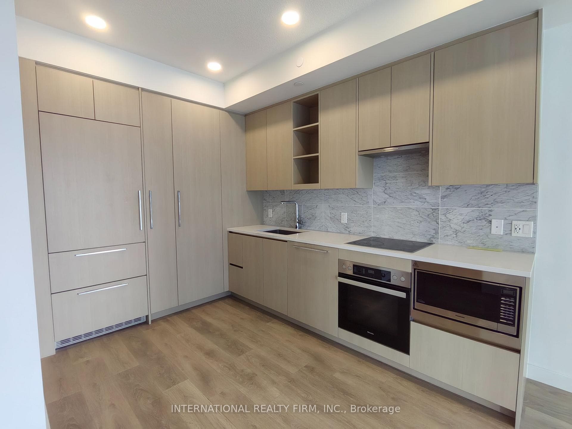 95 Mcmahon Drive Unit 1112 photo 5
