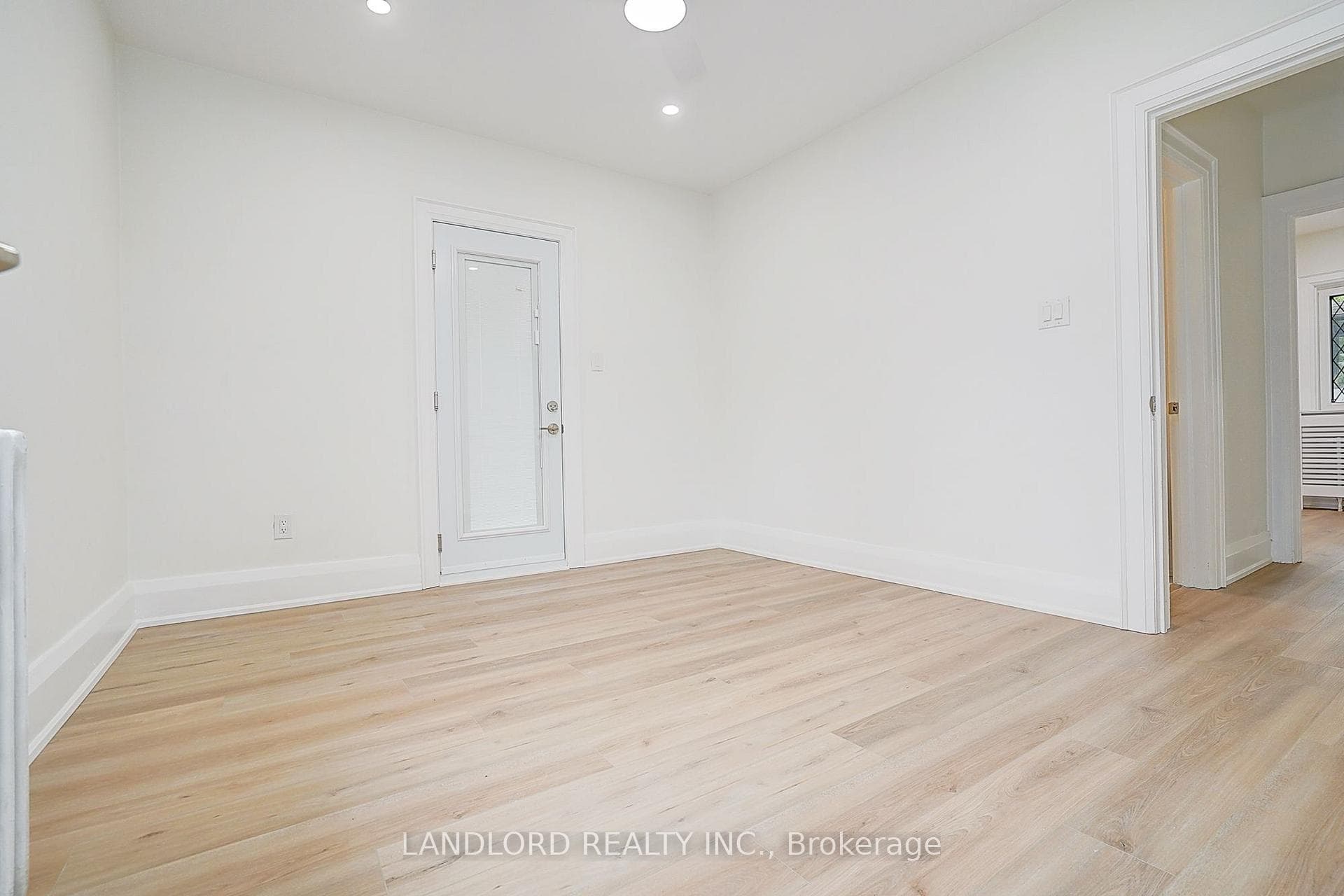 2520 Bloor Street Unit 12 photo 30