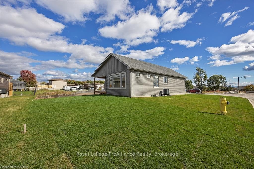136 MCDONOUGH Crescent photo 7