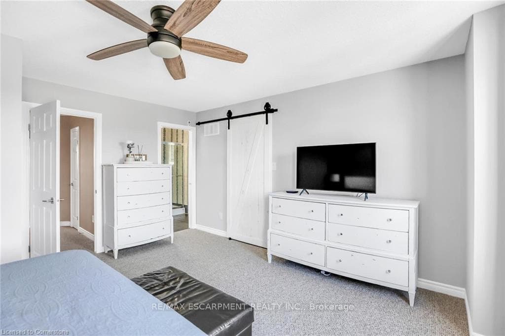 21 Thames Way Unit UPPER photo 17