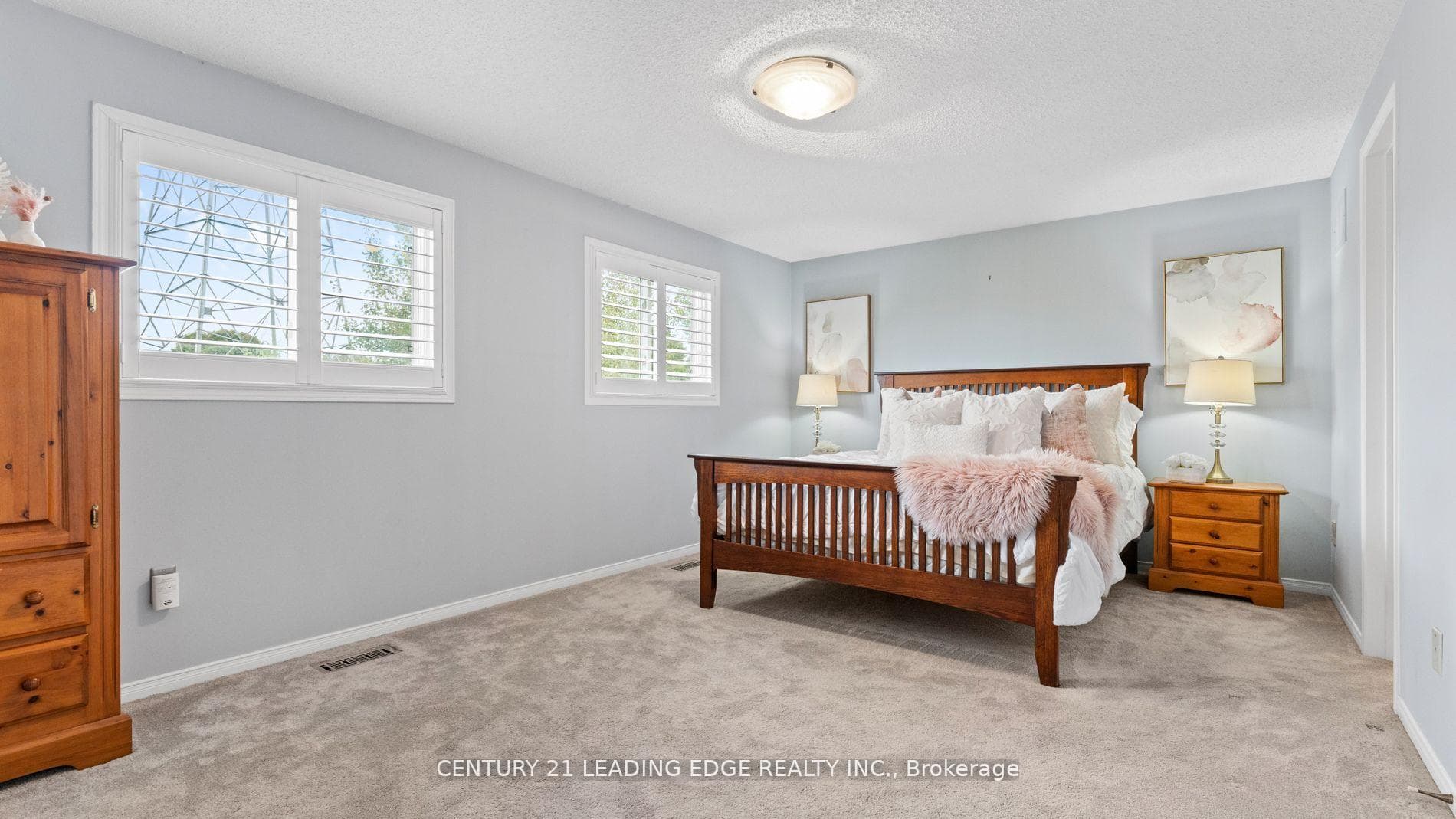 385 Compton Crescent photo 14