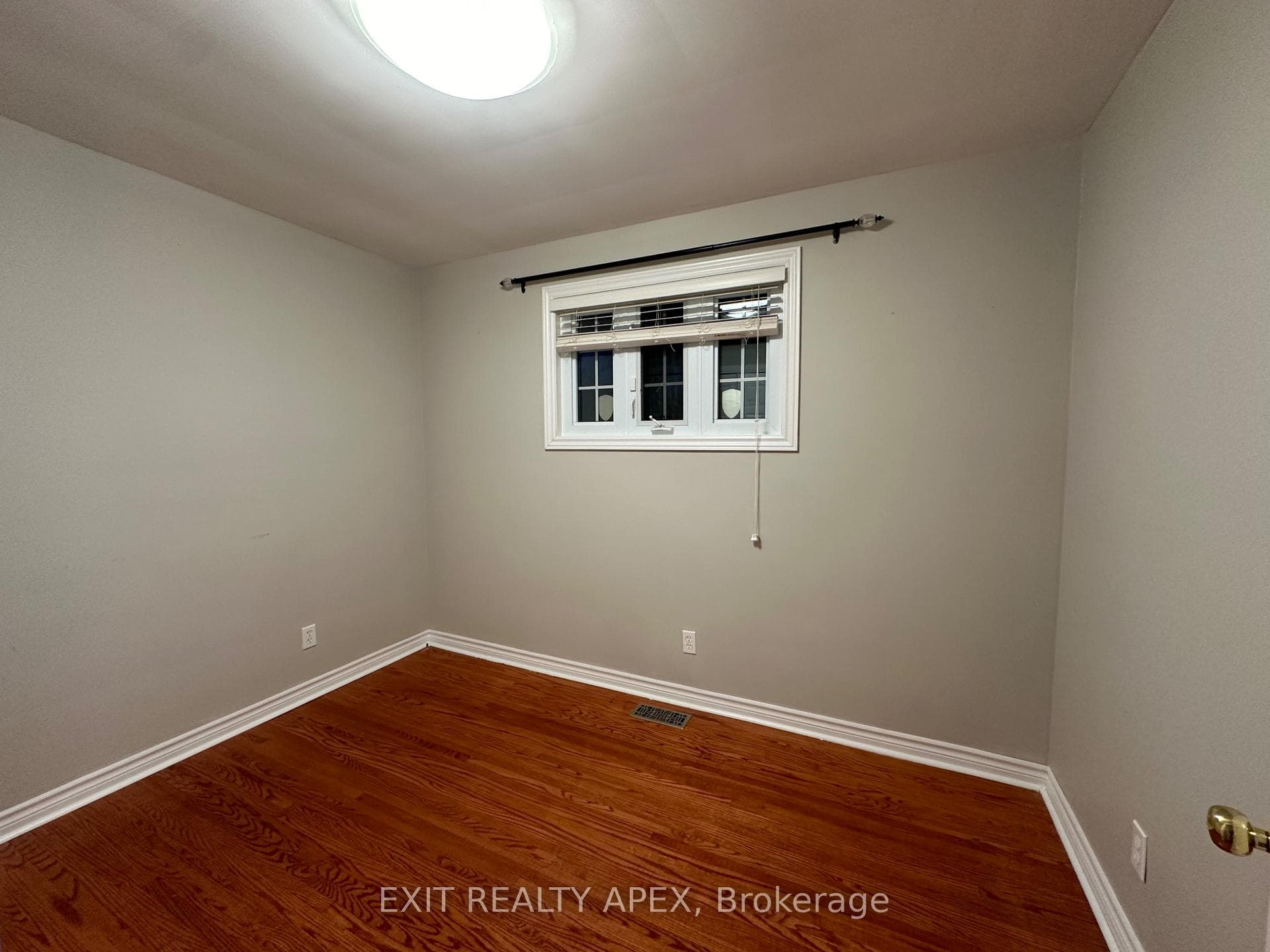 30 Churchill Avenue photo 14