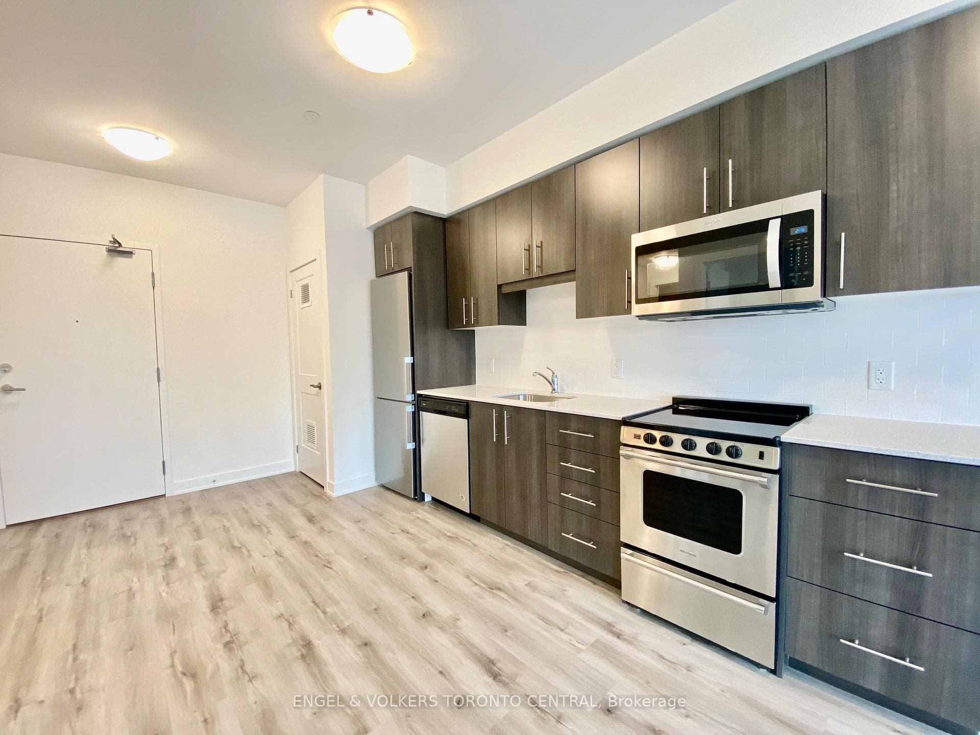 110 Fergus Avenue Unit 401 photo 3