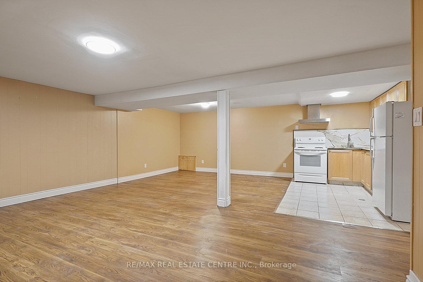 89 Forsythia Road Unit Lower photo 5