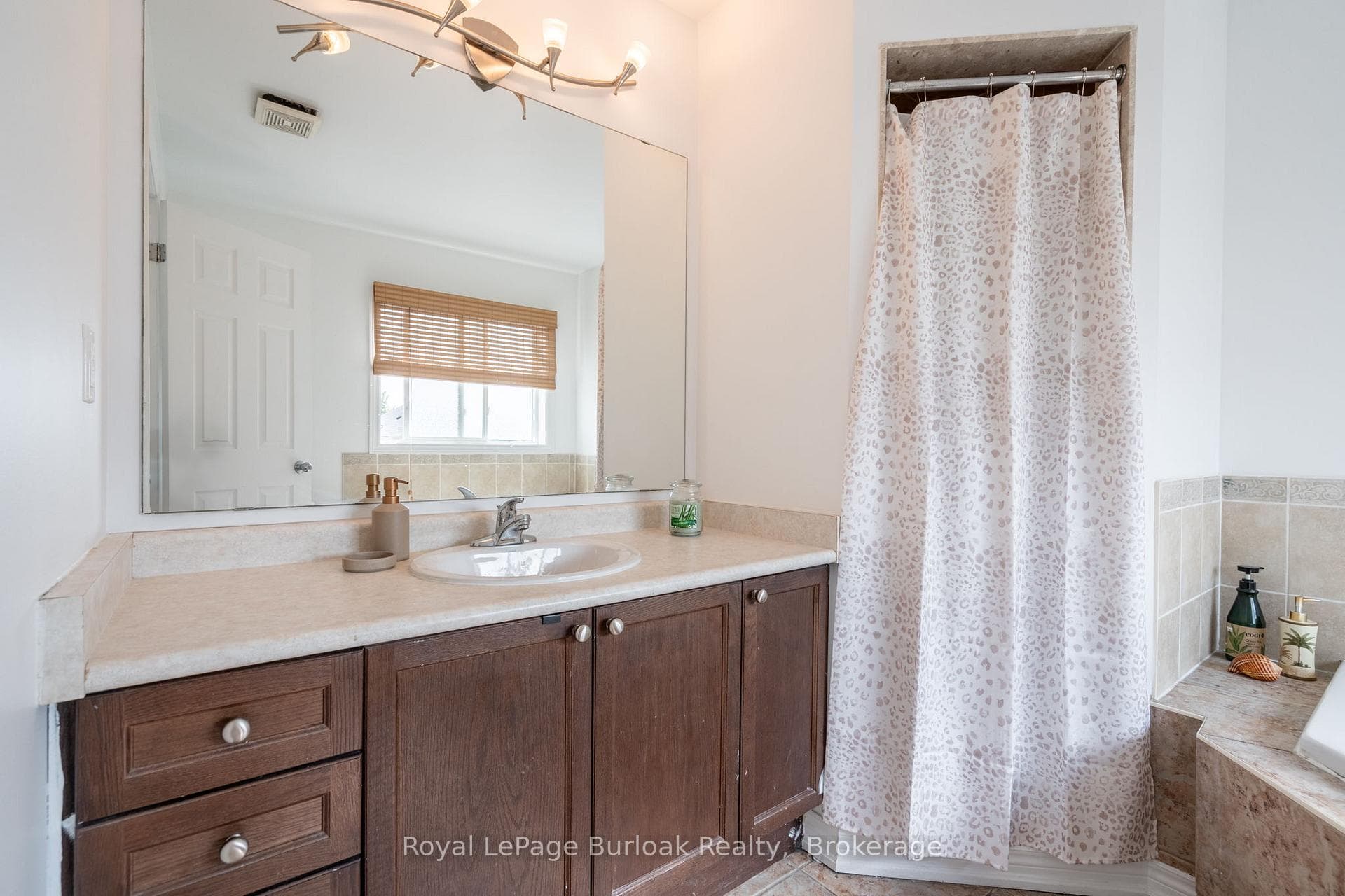 63 Fiddlehead Crescent photo 15