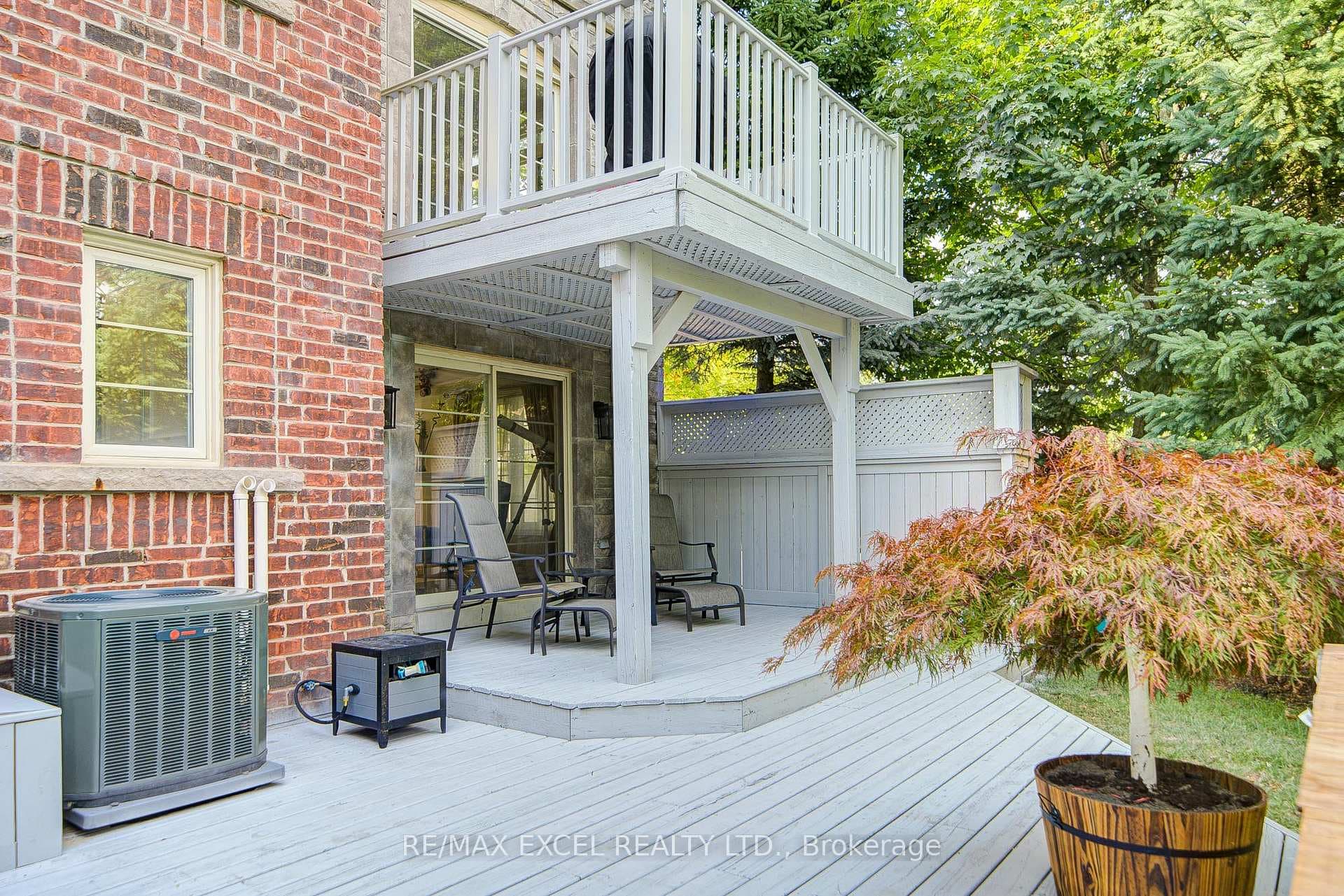 144 Chapman Court photo 42