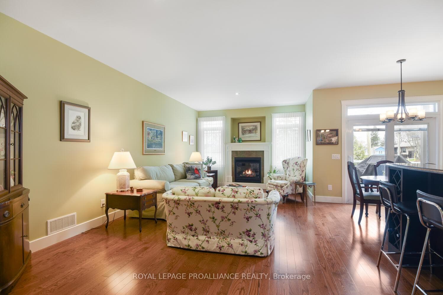 441 Brock Street photo 8