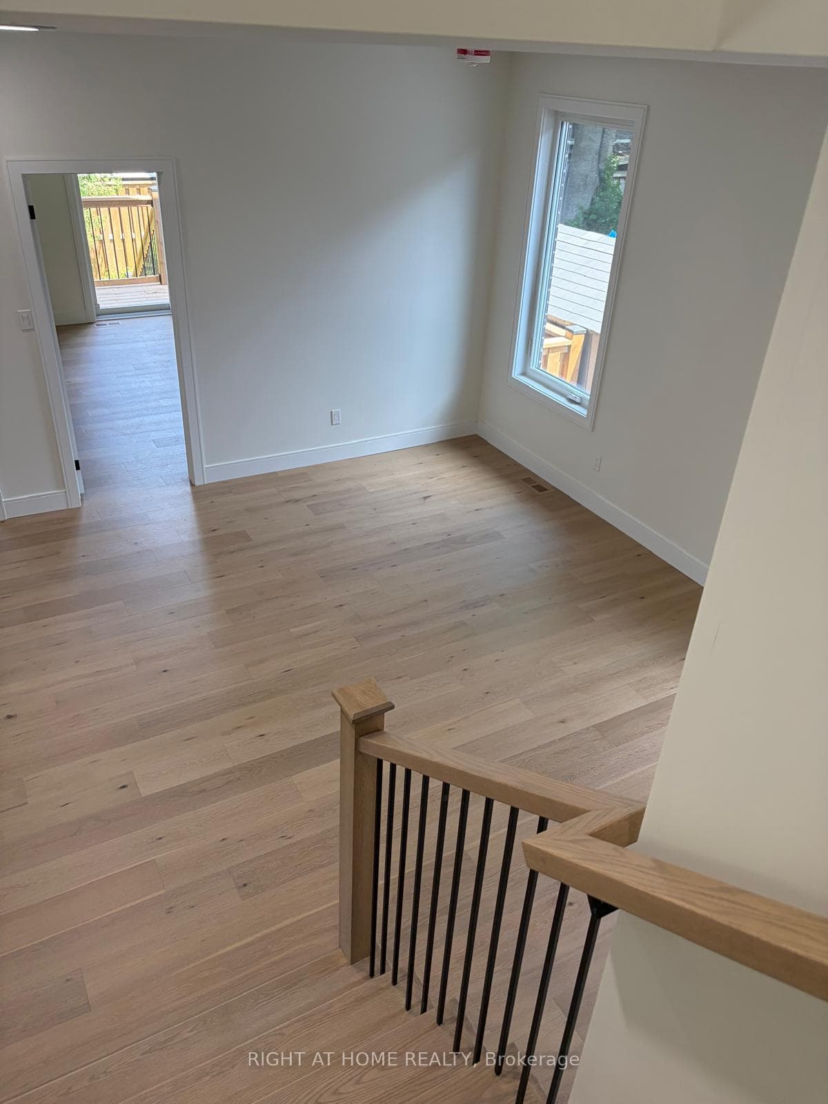 376 Mitchell Avenue photo 11