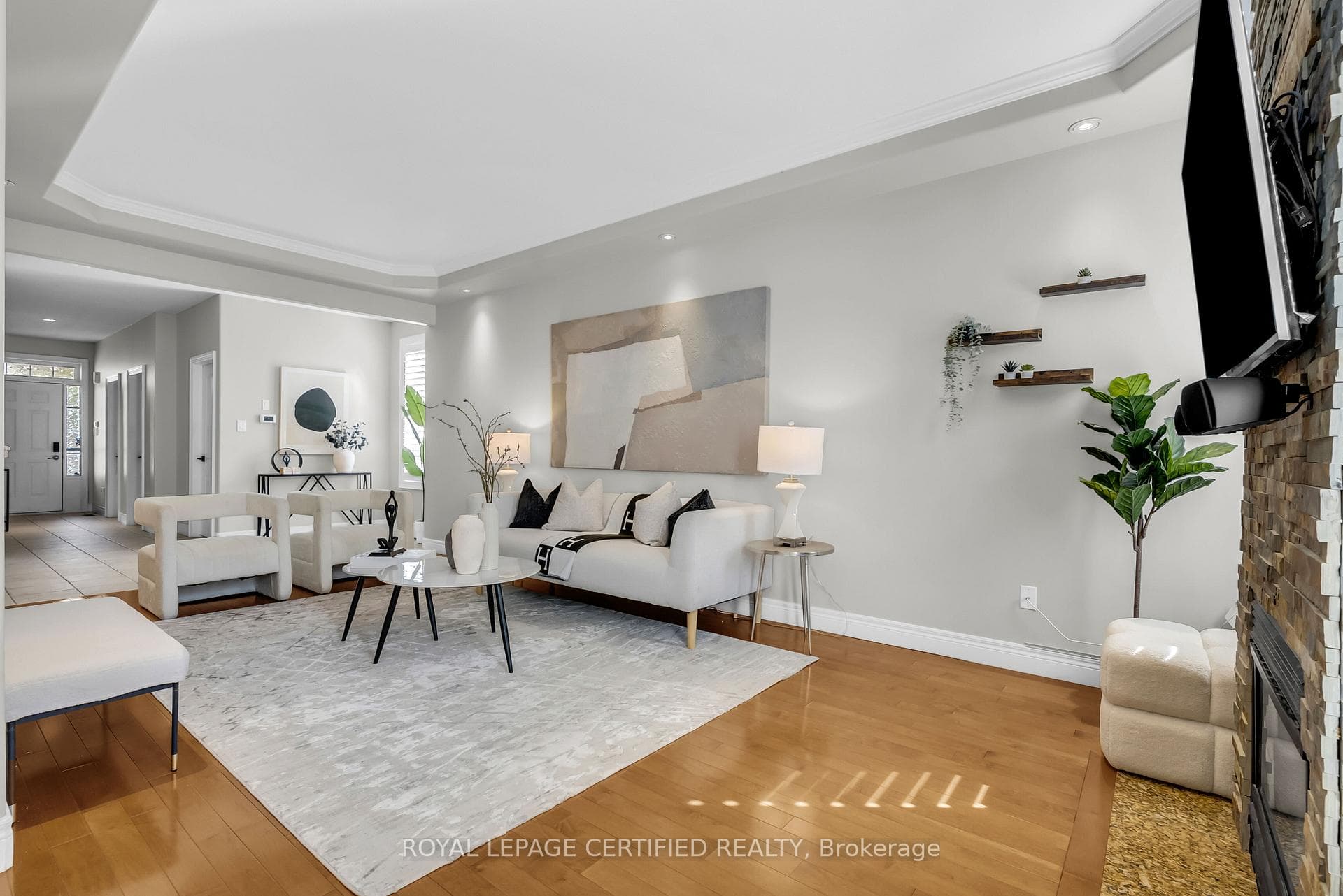 5279 Picketts Way photo 10