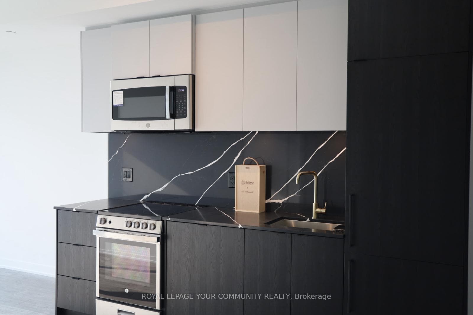 285 Dufferin Street Unit 1507 photo 10