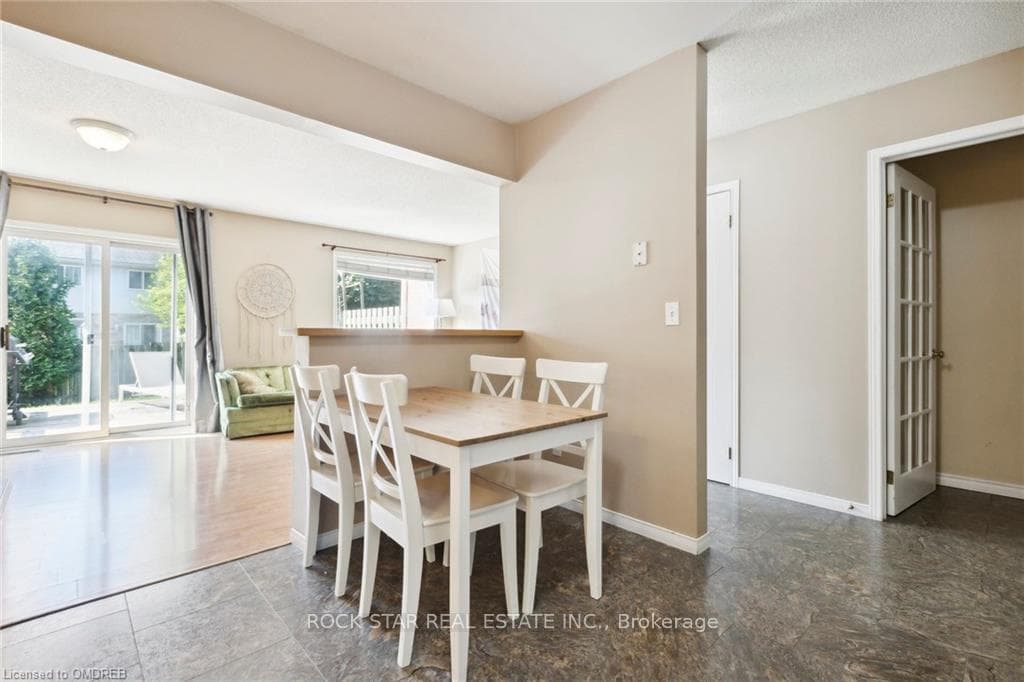 77 Elma Place photo 5