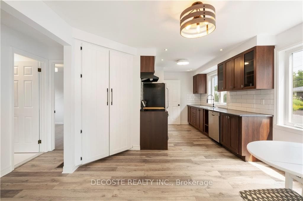 93 ST GEORGE Street photo 7